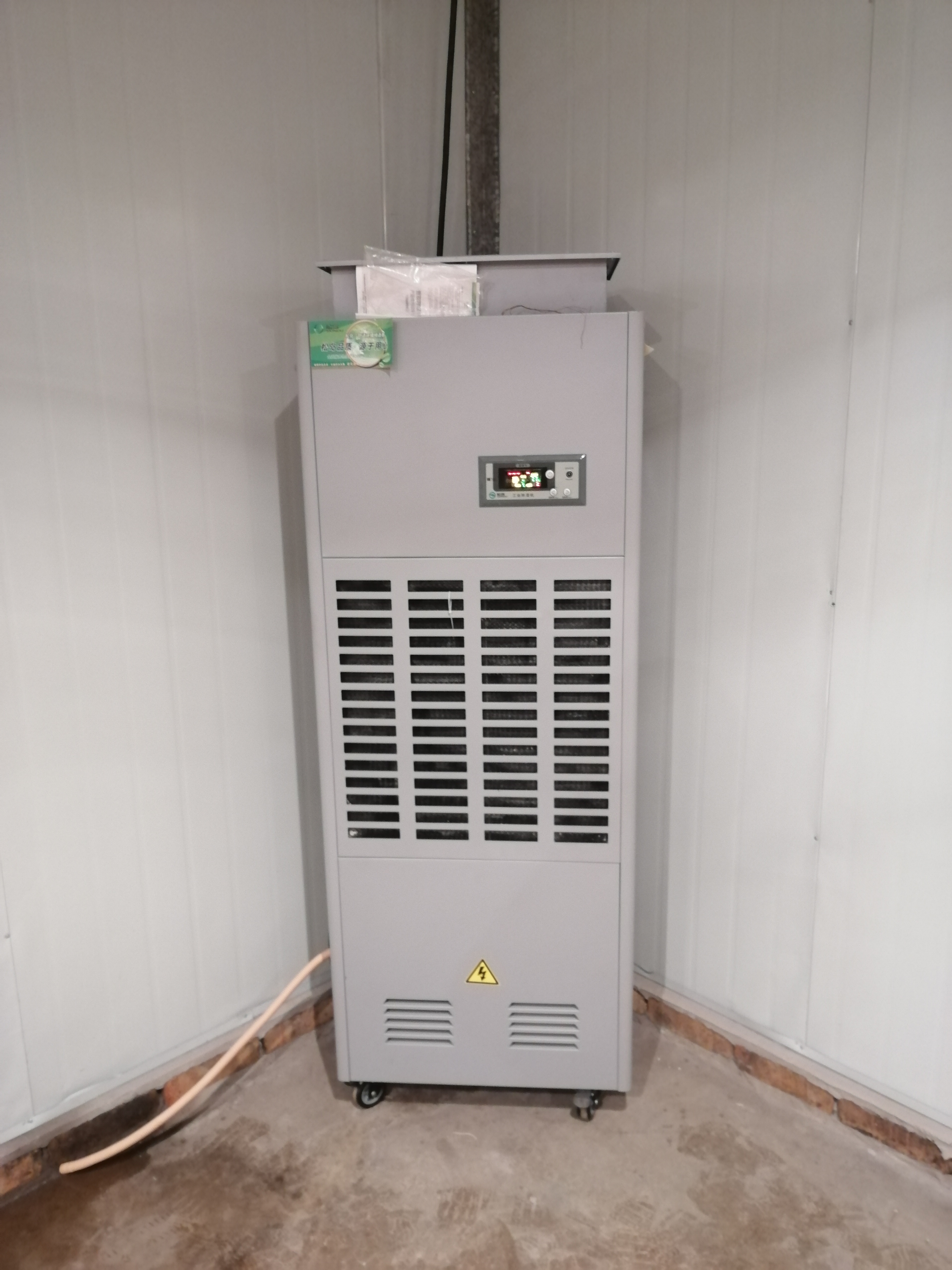 家具廠升溫除濕機(jī)